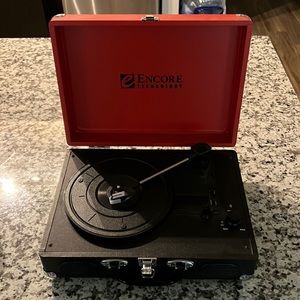 Selling an encore Technology record player